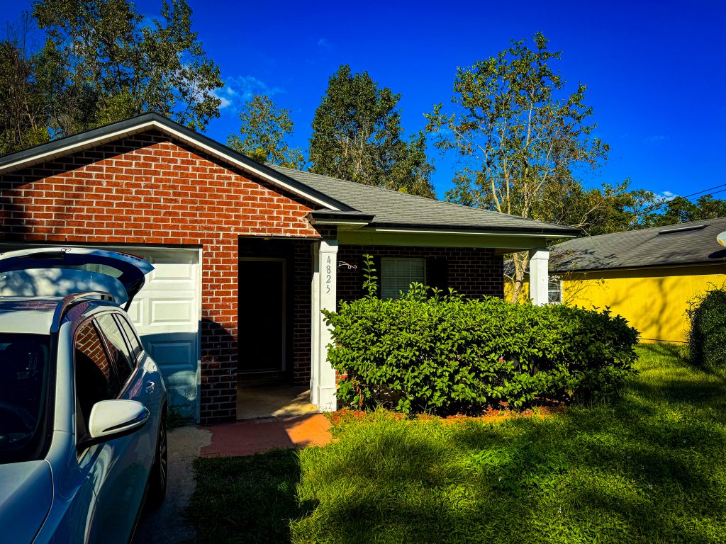 Rooms on De Kalb Avenue - 32207 - room for rent in Jacksonville