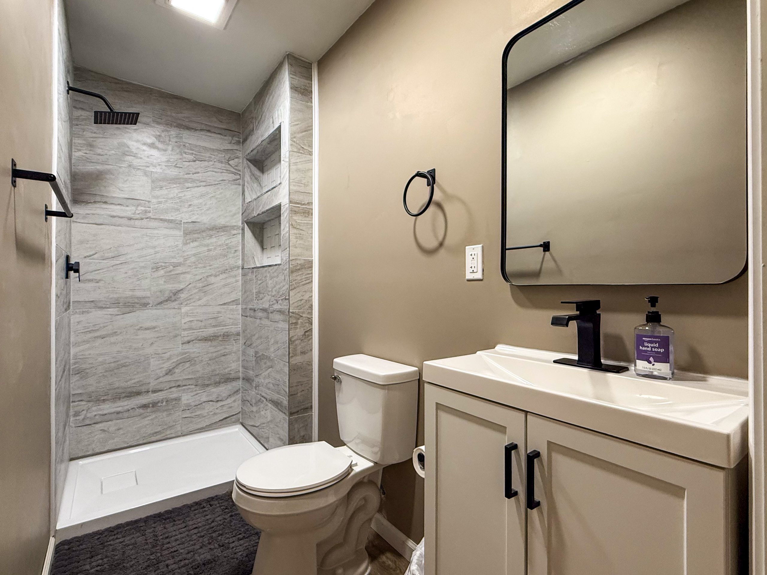LIN – 140 Line Street LBB - Bath 1-19.jpg