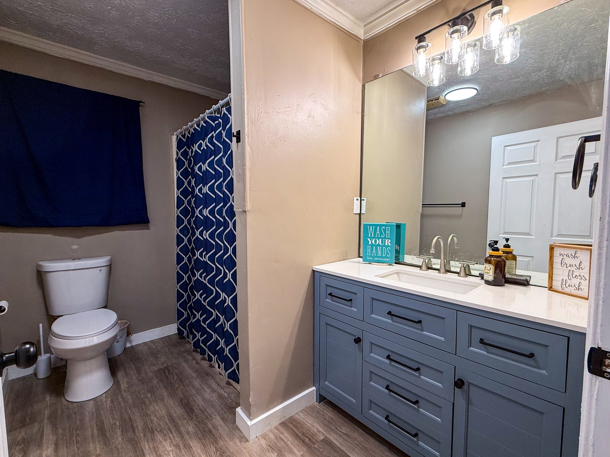 LIN – 140 Line Street LBB - Bath 2-22.jpg