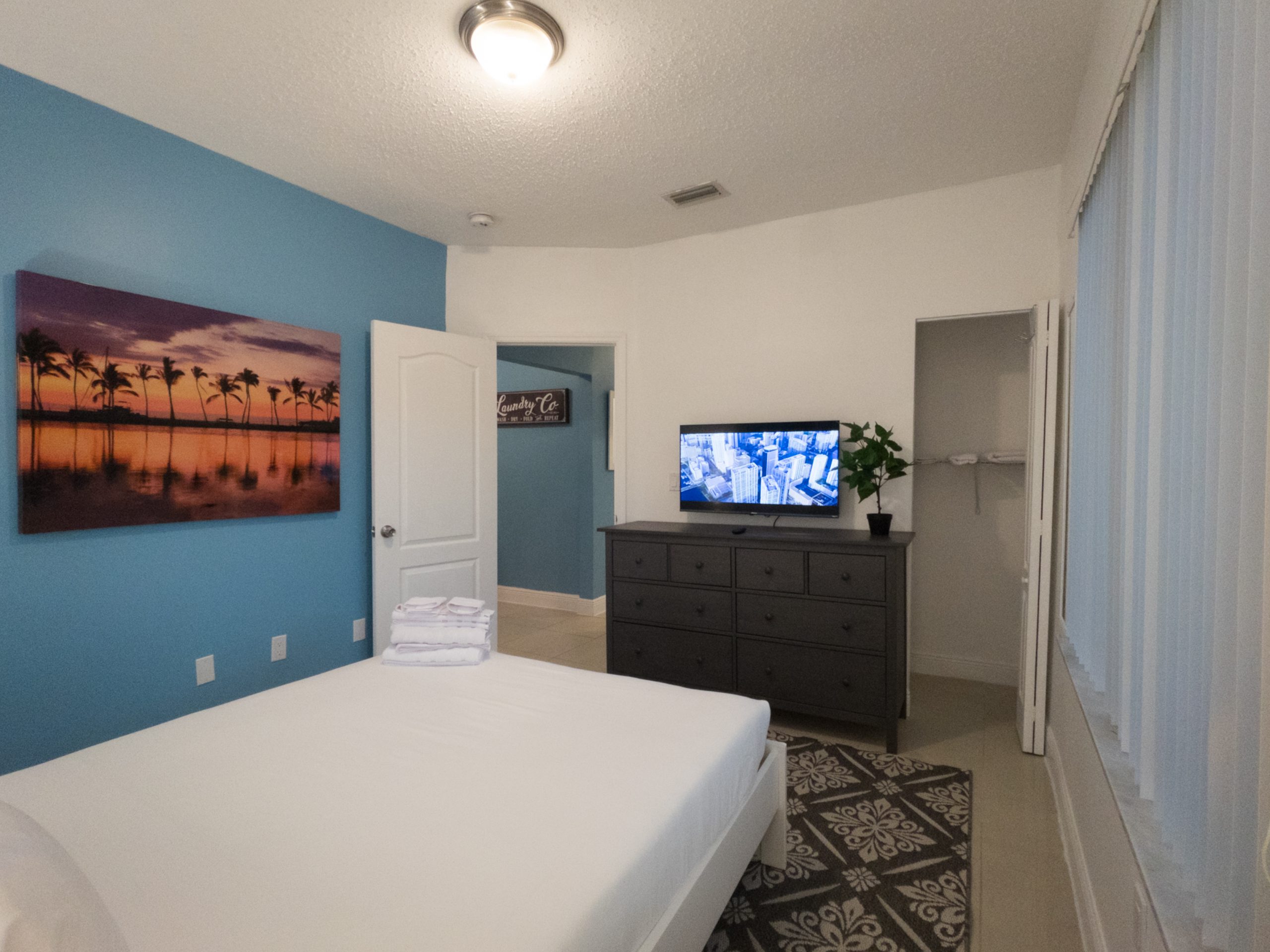 MPS - Apt 3, 1459 NW 2nd St (Furnished 2BR, 2 Queens) 2-bedroom-apartment-RENTAL-little-havana-brickell-wynwood-south beach-mia airport-airbnb-vacationrental-vrbo-booking-access-roku-24.jpg
